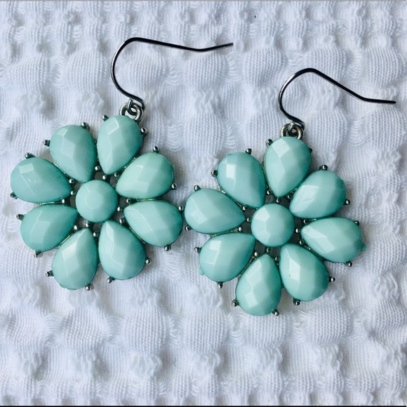 Fresh and minty Earrings. - Picture 1 of 1